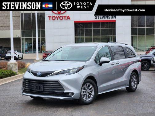 2025 Toyota Sienna XLE