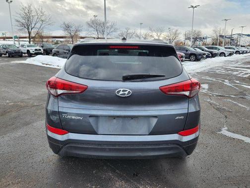 2016 Hyundai TUCSON SE