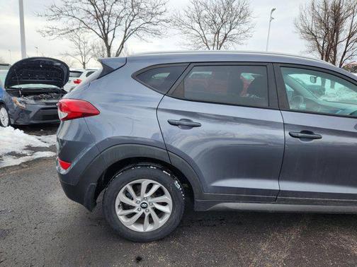 2016 Hyundai TUCSON SE