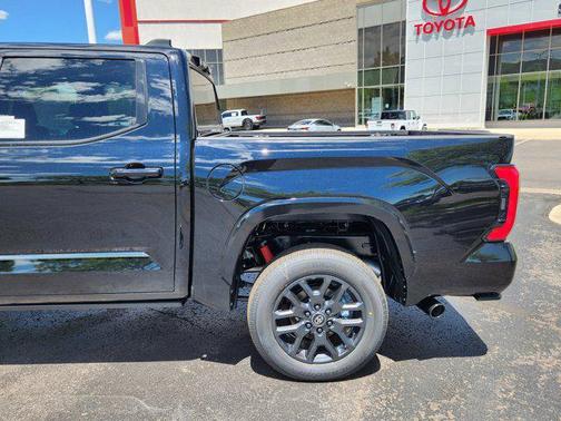 2025 Toyota Tundra Hybrid Platinum