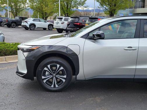 2025 Toyota bZ4X XLE