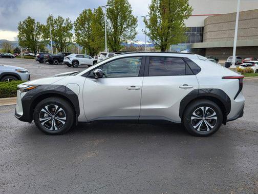2025 Toyota bZ4X XLE