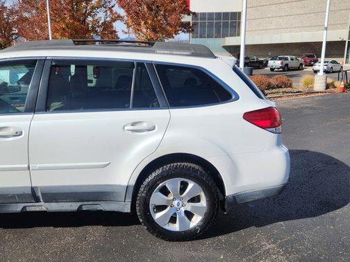 2011 Subaru Outback 3.6 R Limited