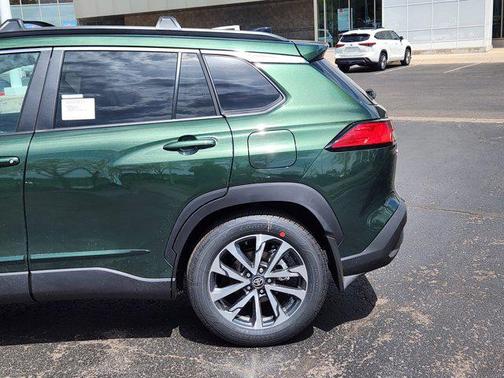 2025 Toyota Corolla Cross XLE