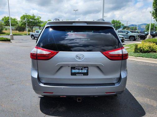 2016 Toyota Sienna XLE