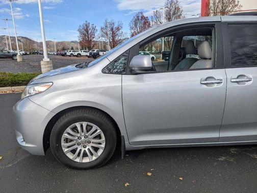 2016 Toyota Sienna Limited