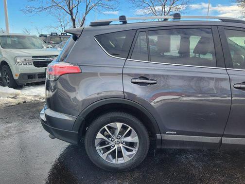 2017 Toyota RAV4 Hybrid XLE