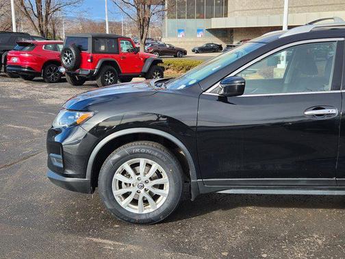 2020 Nissan Rogue SV