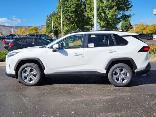 2025 Toyota RAV4 Hybrid LE