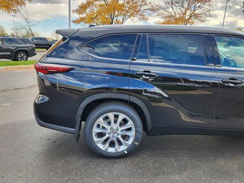 2025 Toyota Highlander Limited