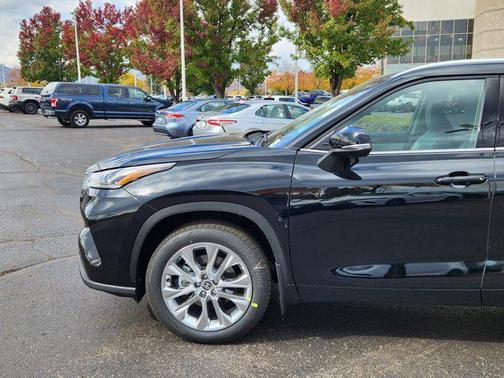 2025 Toyota Highlander Limited