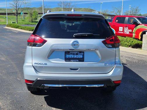 2017 Nissan Rogue SV