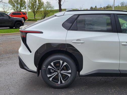 2025 Toyota bZ4X XLE