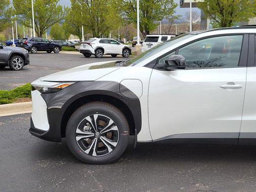 2025 Toyota bZ4X XLE