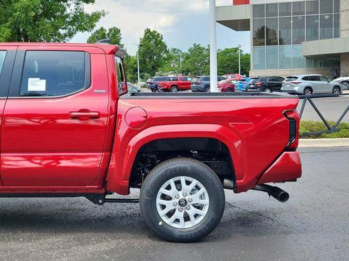 2025 Toyota Tacoma SR5