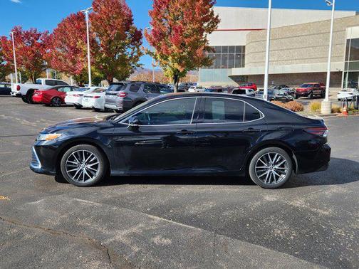 2024 Toyota Camry Hybrid XLE