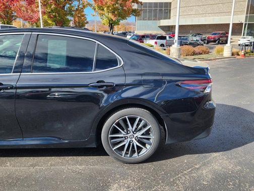 2024 Toyota Camry Hybrid XLE