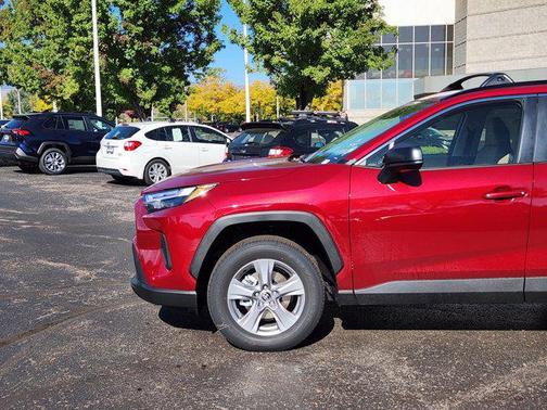 2025 Toyota RAV4 Hybrid LE