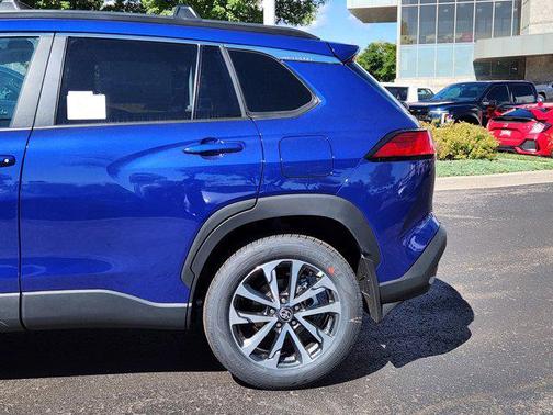 2025 Toyota Corolla Cross XLE