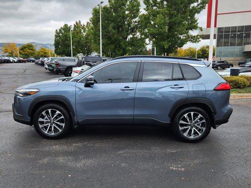2025 Toyota Corolla Cross XLE
