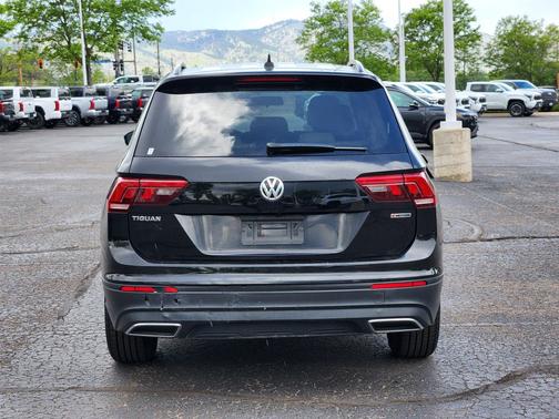 Deep Black Pearl 2020 Volkswagen Tiguan 2.0T S 4MOTION
