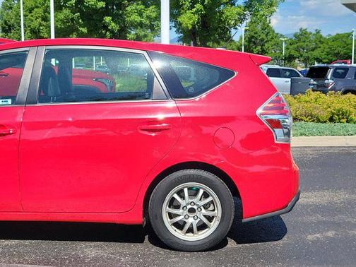 2017 Toyota Prius v Four