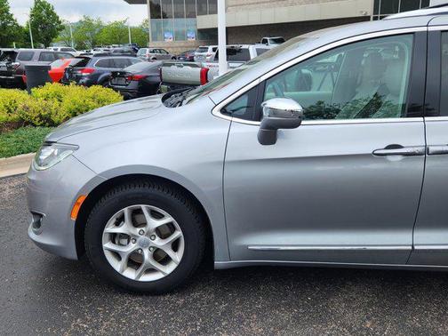 2019 Chrysler Pacifica Limited