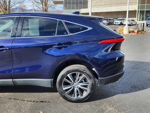 2023 Toyota Venza LE