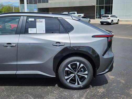 2025 Toyota bZ4X XLE