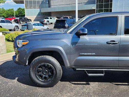 2017 Toyota Tacoma TRD Sport