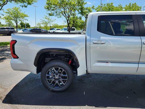 2025 Toyota Tundra Hybrid Platinum