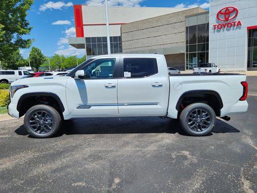 2025 Toyota Tundra Hybrid Platinum
