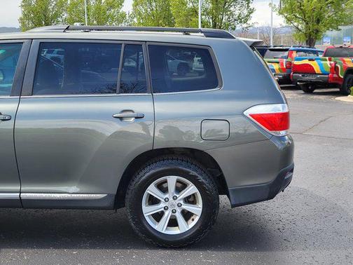 2011 Toyota Highlander SE