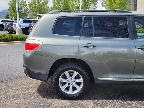 2011 Toyota Highlander SE