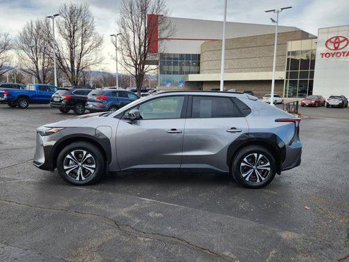 2025 Toyota bZ4X XLE