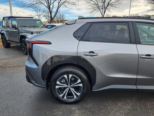 2025 Toyota bZ4X XLE