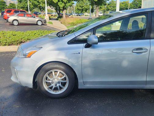 2014 Toyota Prius v Three