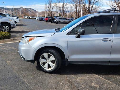 Ice Silver Metallic 2016 Subaru Forester 2.5i