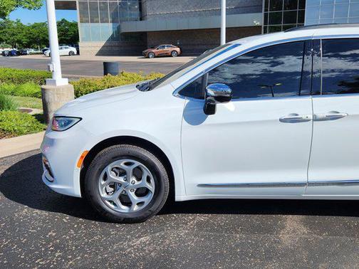 2023 Chrysler Pacifica Limited