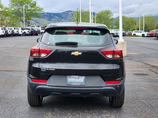 Mosaic Black Metallic 2021 Chevrolet Trailblazer LS