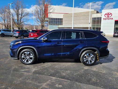 2022 Toyota Highlander XLE
