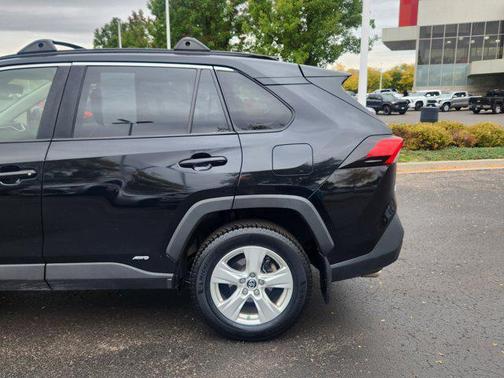 2019 Toyota RAV4 Hybrid XLE