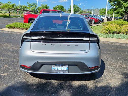 2025 Toyota Prius L