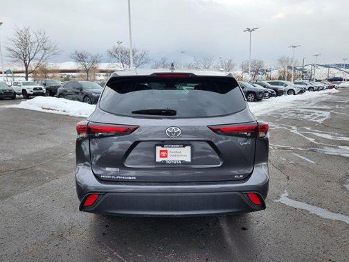 2025 Toyota Highlander Hybrid XLE