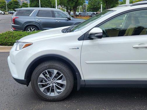 2018 Toyota RAV4 Hybrid XLE