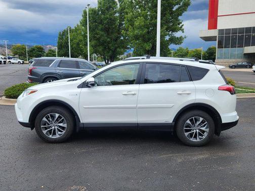 2018 Toyota RAV4 Hybrid XLE