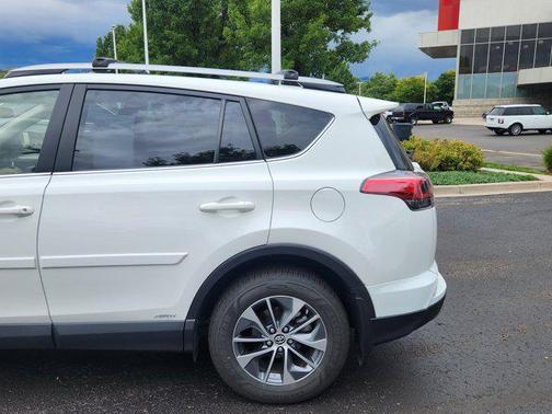 2018 Toyota RAV4 Hybrid XLE