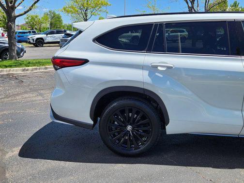 2023 Toyota Highlander XSE