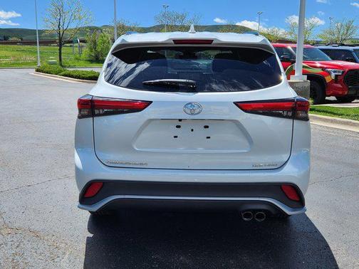 2023 Toyota Highlander XSE