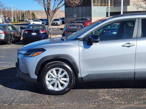 2025 Toyota Corolla Cross LE